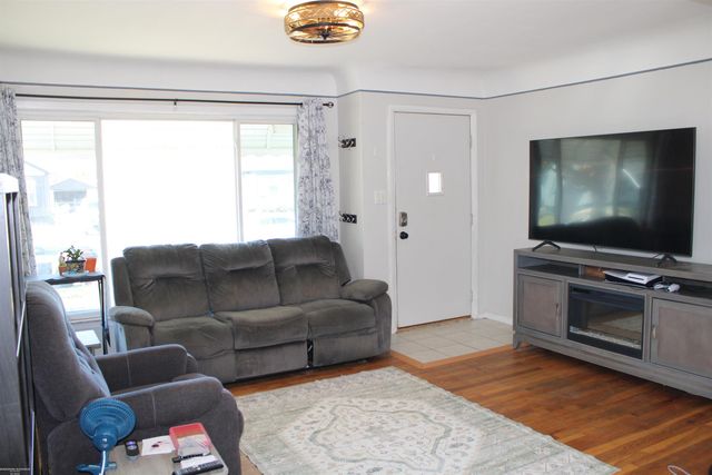 629 Chippewa Street, Mount Clemens, MI 48043