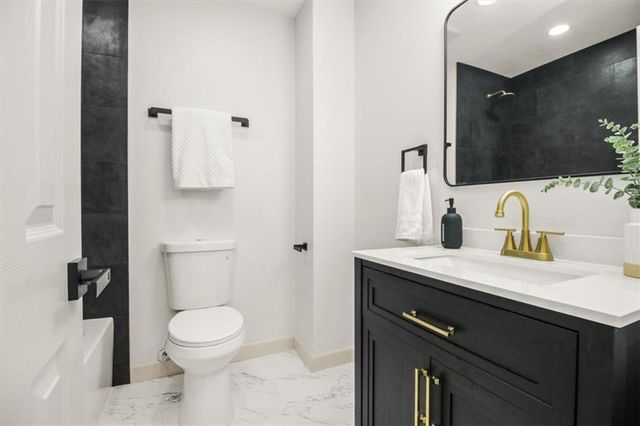 209 NE Chateau Drive, Blue Springs, MO 64014