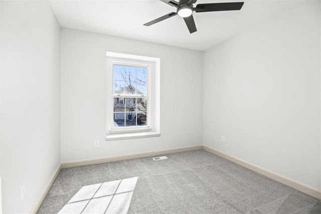 209 NE Chateau Drive, Blue Springs, MO 64014