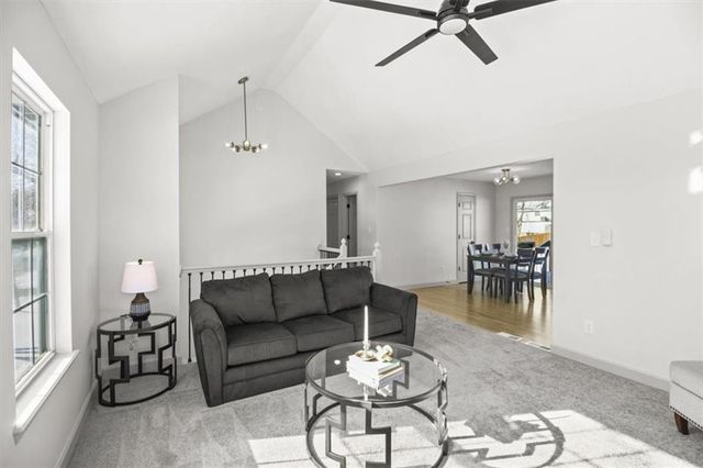 209 NE Chateau Drive, Blue Springs, MO 64014