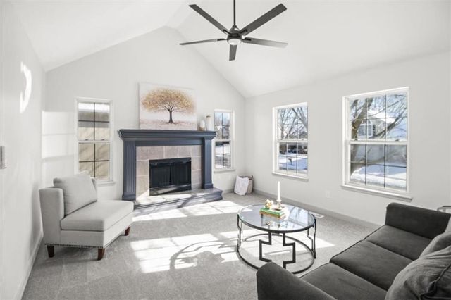 209 NE Chateau Drive, Blue Springs, MO 64014