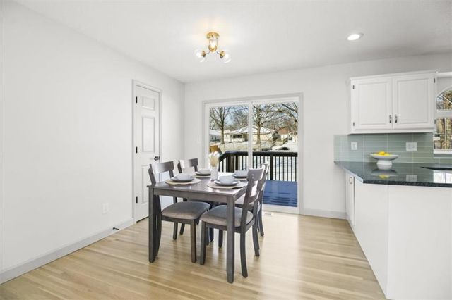 209 NE Chateau Drive, Blue Springs, MO 64014