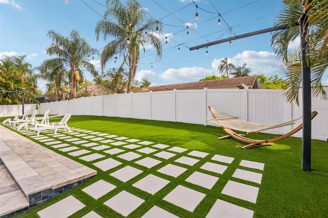 1671 SPARKLING COURT, Dunedin, FL 34698