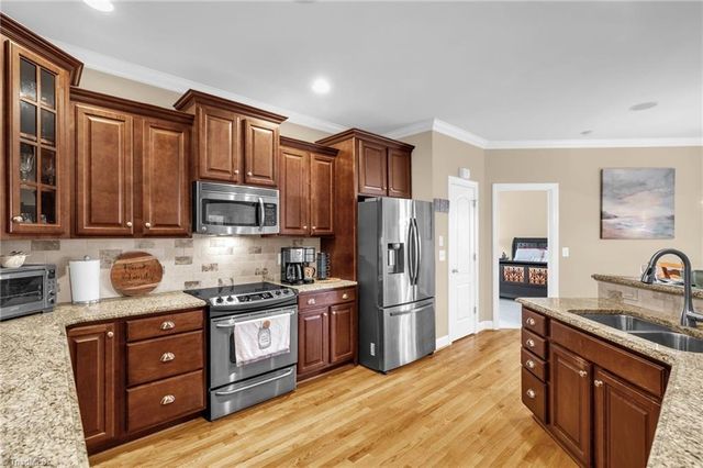 121 Bent Willow Way, Reidsville, NC 27320