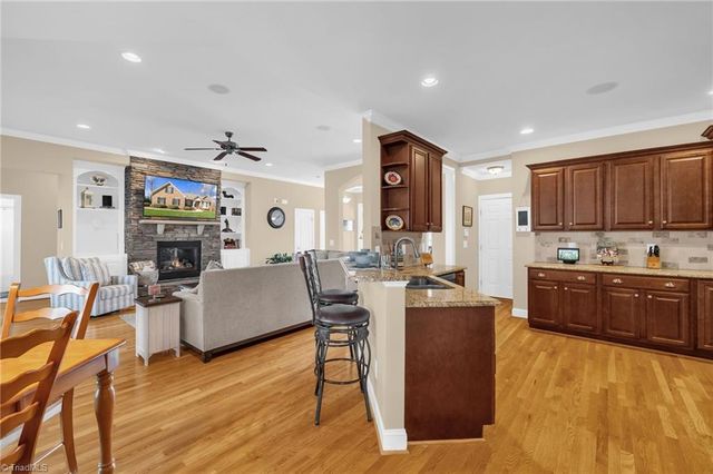 121 Bent Willow Way, Reidsville, NC 27320