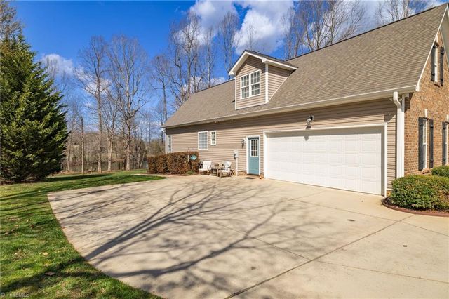 121 Bent Willow Way, Reidsville, NC 27320