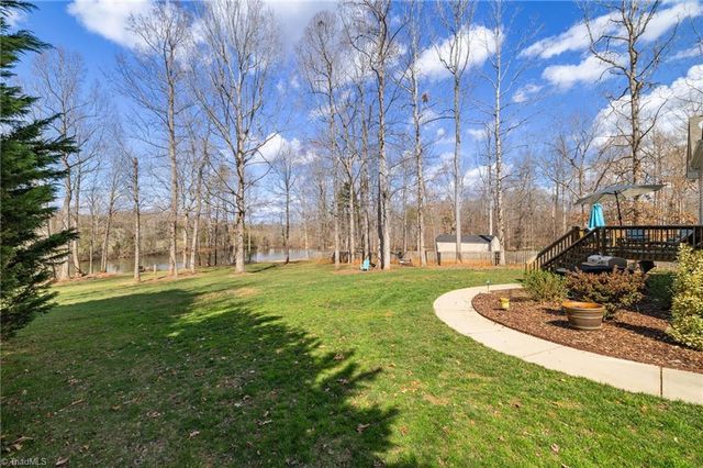 121 Bent Willow Way, Reidsville, NC 27320