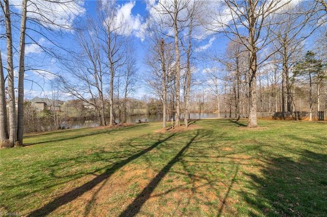 121 Bent Willow Way, Reidsville, NC 27320