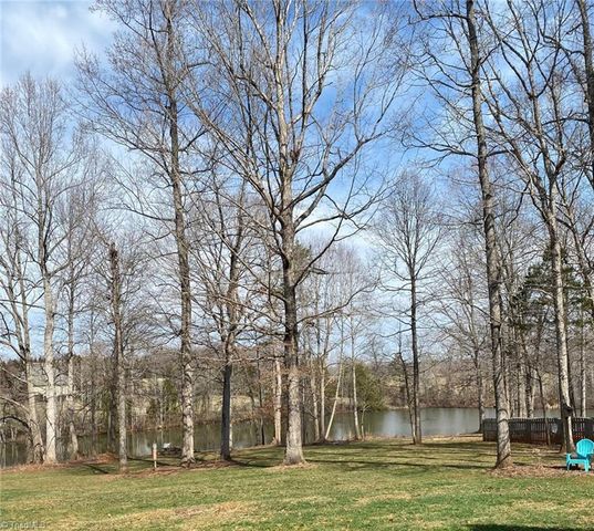 121 Bent Willow Way, Reidsville, NC 27320