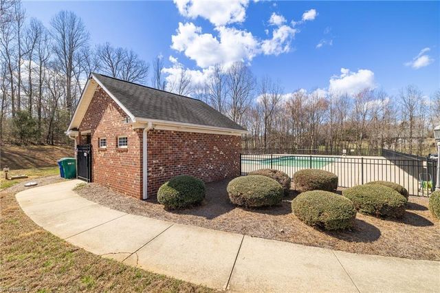 121 Bent Willow Way, Reidsville, NC 27320