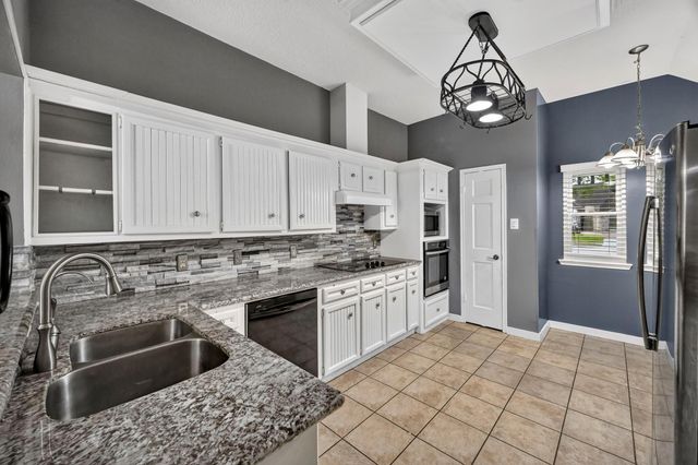 11214 Hambleton Way, Houston, TX 77065