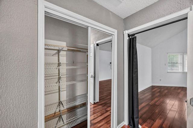 11214 Hambleton Way, Houston, TX 77065