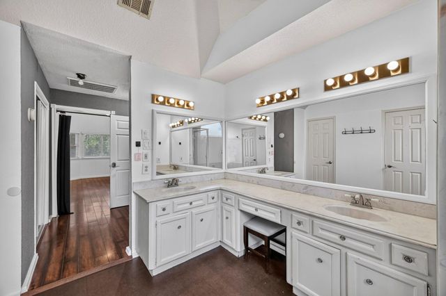11214 Hambleton Way, Houston, TX 77065