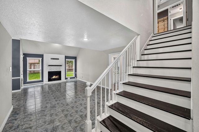 11214 Hambleton Way, Houston, TX 77065