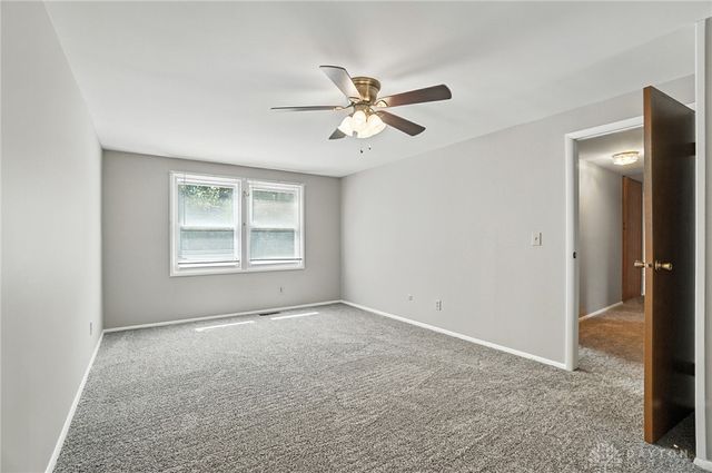 5604 Sandpiper Lane, Huber Heights, OH 45424