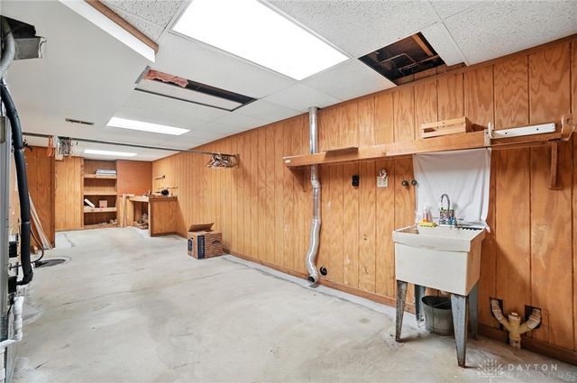 5604 Sandpiper Lane, Huber Heights, OH 45424