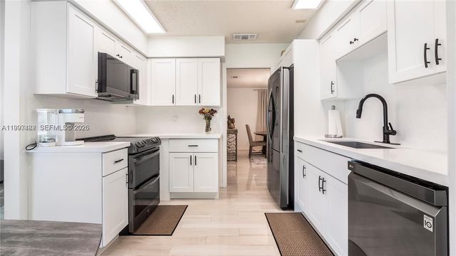 7101 NW 40th St, Coral Springs, FL 33065