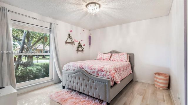 7101 NW 40th St, Coral Springs, FL 33065