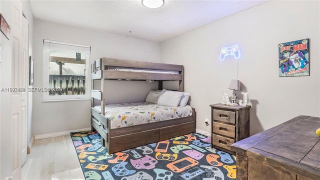 7101 NW 40th St, Coral Springs, FL 33065