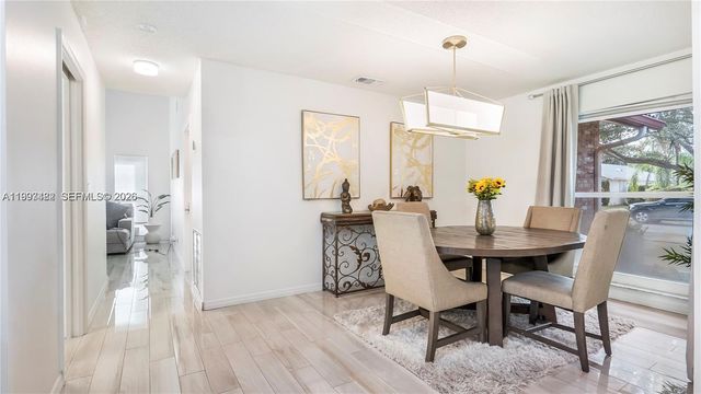 7101 NW 40th St, Coral Springs, FL 33065