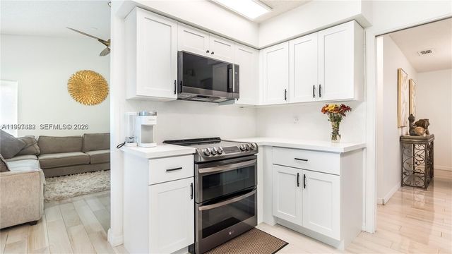 7101 NW 40th St, Coral Springs, FL 33065