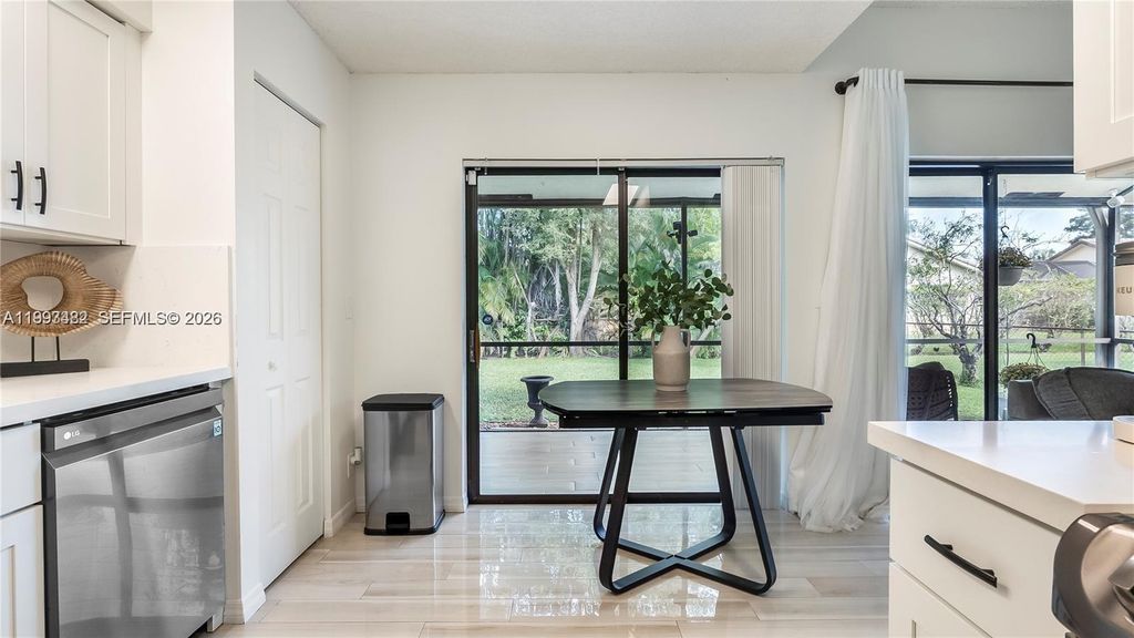 Image 12 of property listing at 7101 NW 40th St, Coral Springs, FL 33065