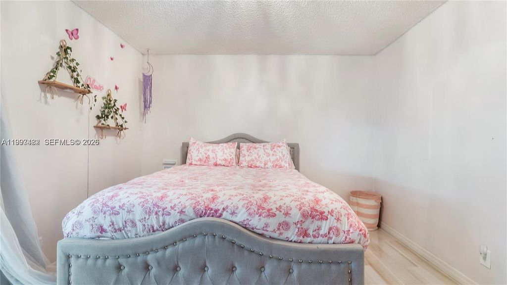 Image 20 of property listing at 7101 NW 40th St, Coral Springs, FL 33065