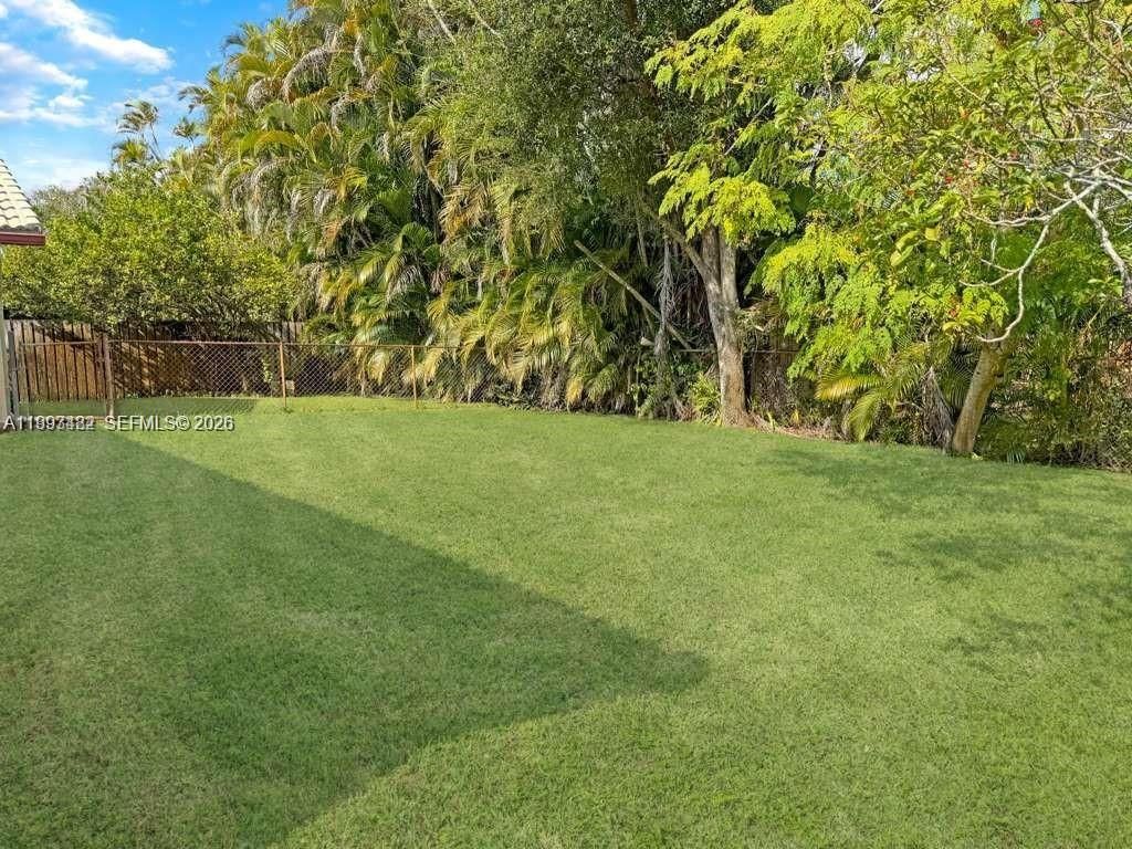 Image 37 of property listing at 7101 NW 40th St, Coral Springs, FL 33065