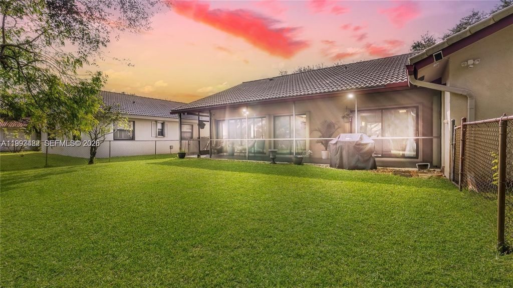 Image 39 of property listing at 7101 NW 40th St, Coral Springs, FL 33065