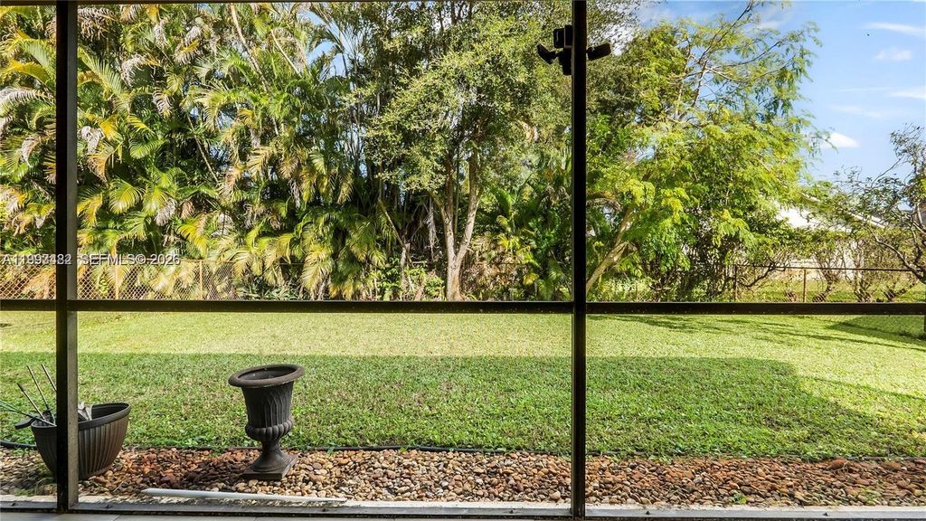 Image 40 of property listing at 7101 NW 40th St, Coral Springs, FL 33065