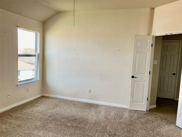 1118 Henderson DR, Leander, TX 78641