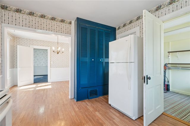 419 3rd St NW, Mt Vernon, IA 52314