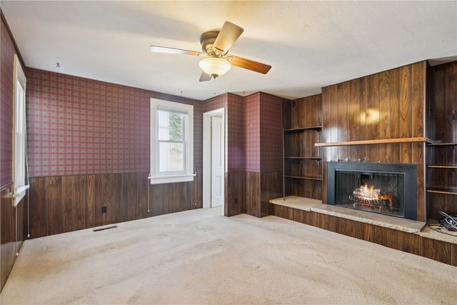 419 3rd St NW, Mt Vernon, IA 52314