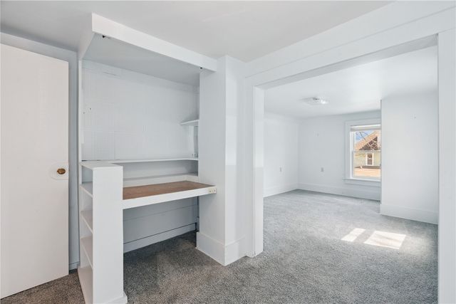 419 3rd St NW, Mt Vernon, IA 52314