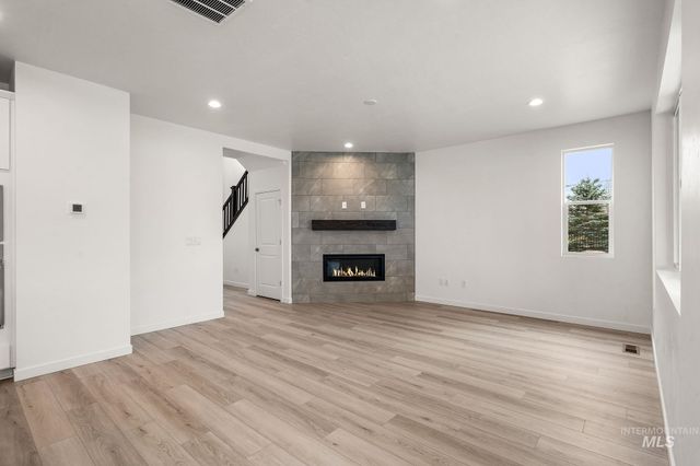6091 N Senita Hills Ave, Meridian, ID 83646