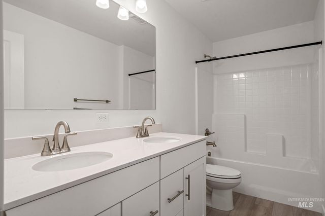 6091 N Senita Hills Ave, Meridian, ID 83646