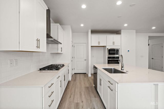 6091 N Senita Hills Ave, Meridian, ID 83646