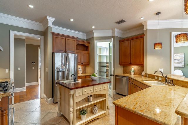 2750 LEE SHORE LOOP, Orlando, FL 32820