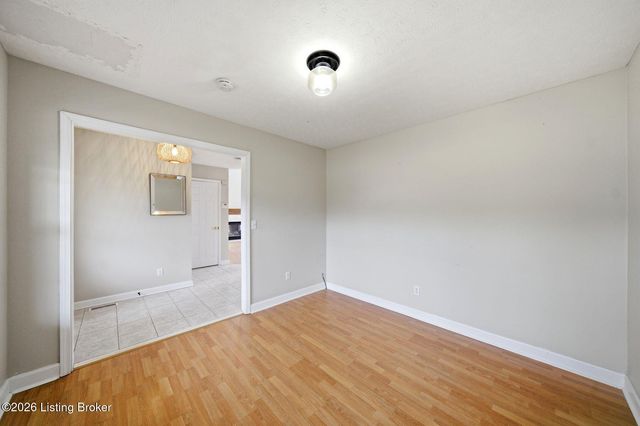 270 W Emerald Cir, Mt Washington, KY 40047