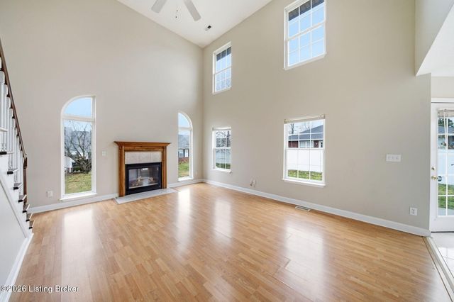 270 W Emerald Cir, Mt Washington, KY 40047