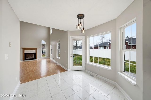 270 W Emerald Cir, Mt Washington, KY 40047