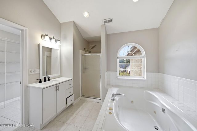 270 W Emerald Cir, Mt Washington, KY 40047