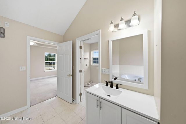 270 W Emerald Cir, Mt Washington, KY 40047