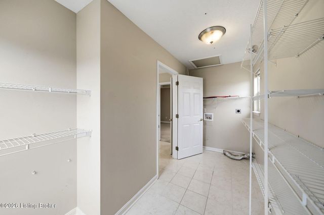 270 W Emerald Cir, Mt Washington, KY 40047