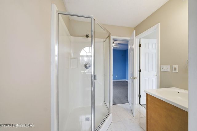 270 W Emerald Cir, Mt Washington, KY 40047