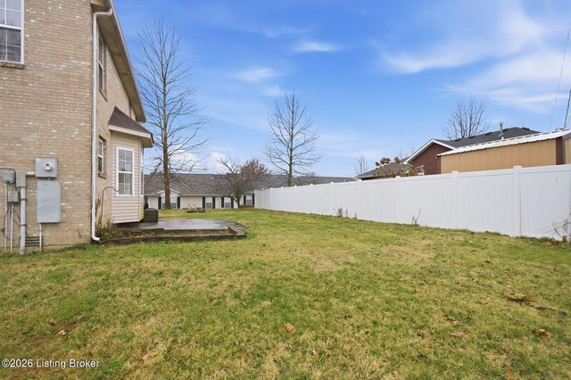 270 W Emerald Cir, Mt Washington, KY 40047