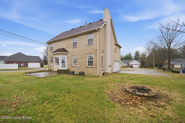 270 W Emerald Cir, Mt Washington, KY 40047