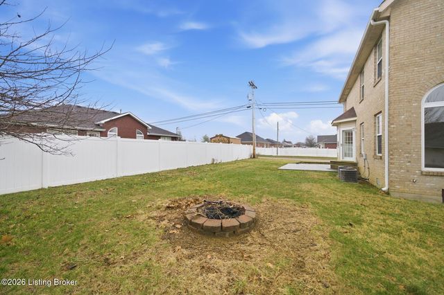 270 W Emerald Cir, Mt Washington, KY 40047