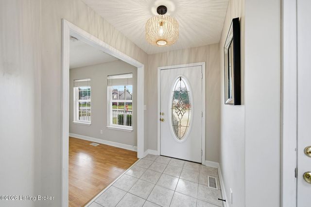 270 W Emerald Cir, Mt Washington, KY 40047