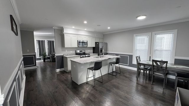 19 Augusta Street, Oak Park, IL 60302